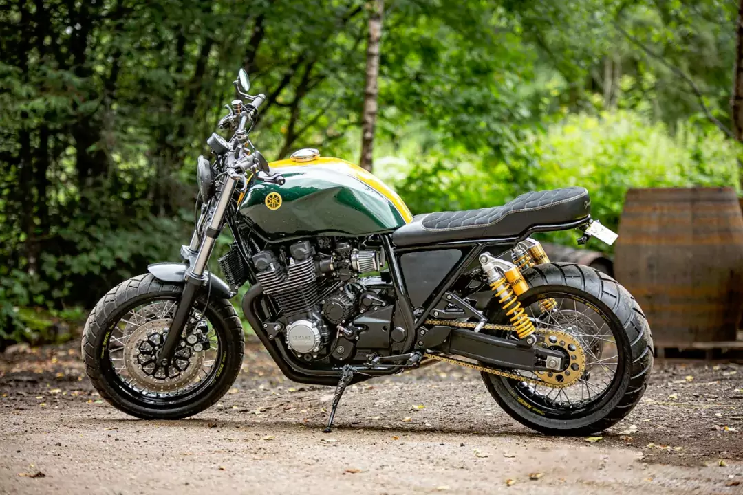 The Yamaha XJR1300 retrofited with a great face